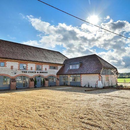 The Coach And Horses Hotel Уърдинг Екстериор снимка