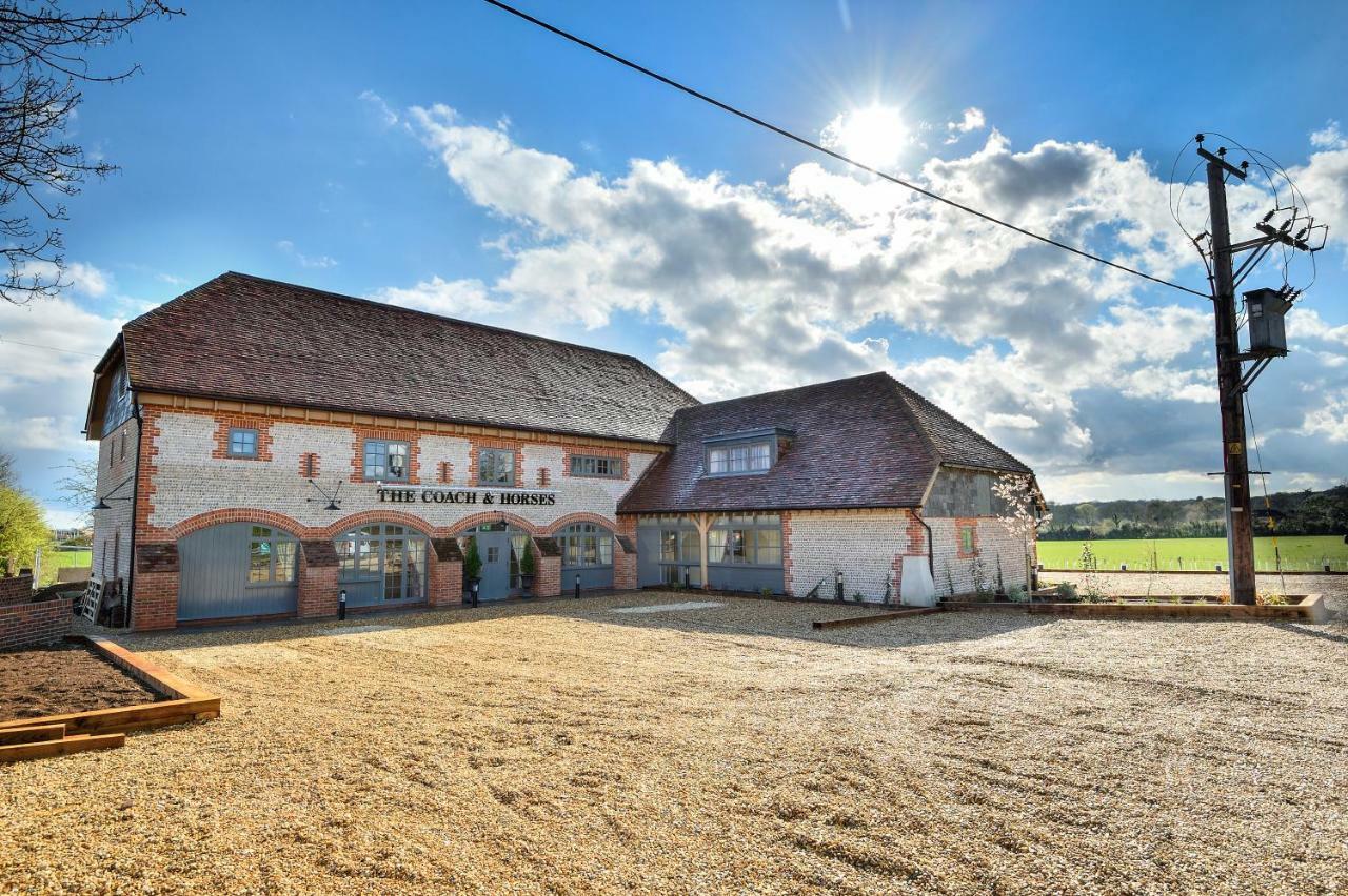 The Coach And Horses Hotel Уърдинг Екстериор снимка